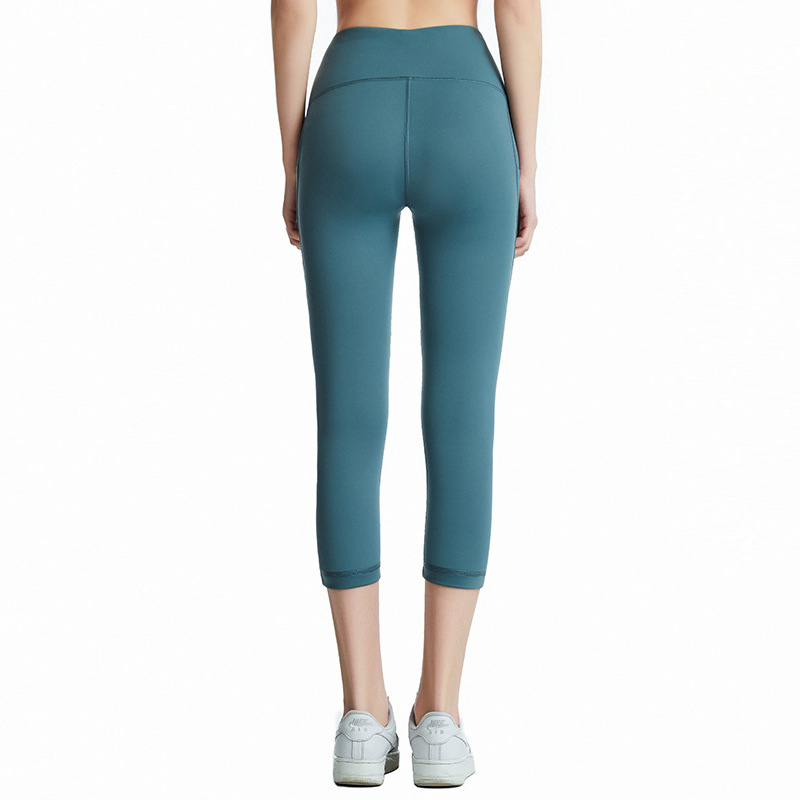 Women's capri pants with pocket