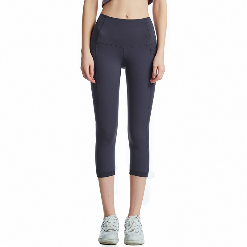 Women's capri pants with pocket