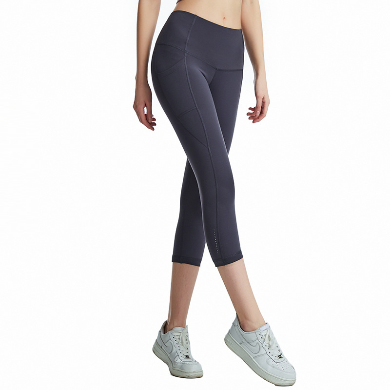 Women's capri pants with pocket