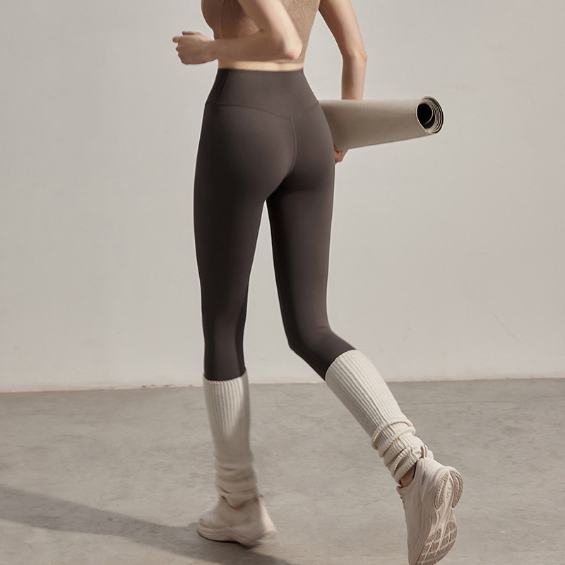 Outdoor Naked-Feel Peach Booty Leggings-Seamless High-Waisted Yoga Pants for Women