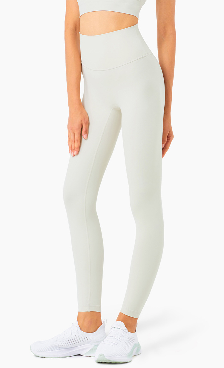 Yoga pants with phone pocket